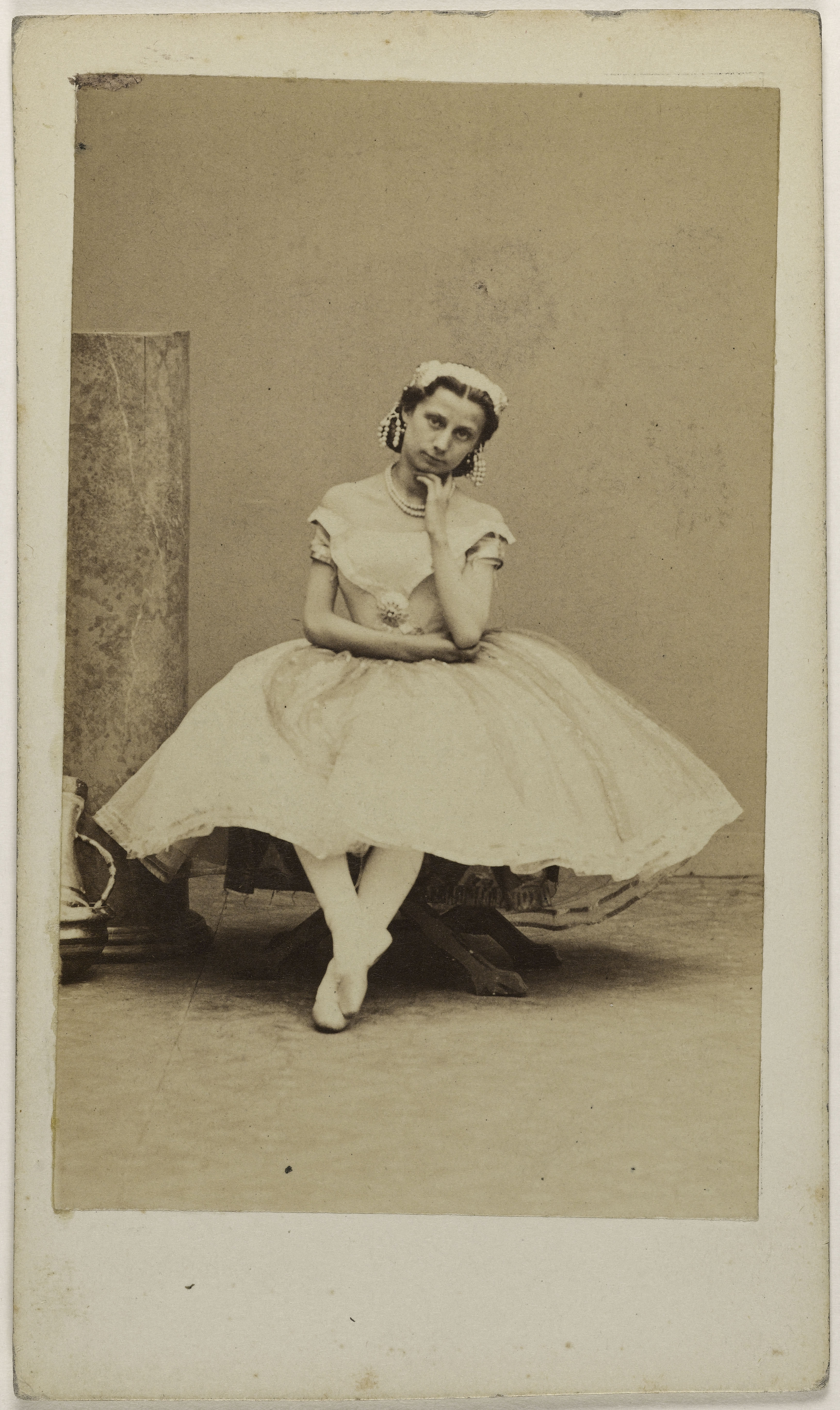 Disderi & Cie, Portrait de Beaugrand, Léontine, (danseuse)