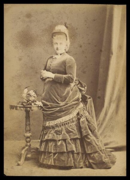 London Stereoscopic and Photographic Company, Guy Little Theatrical Photograph