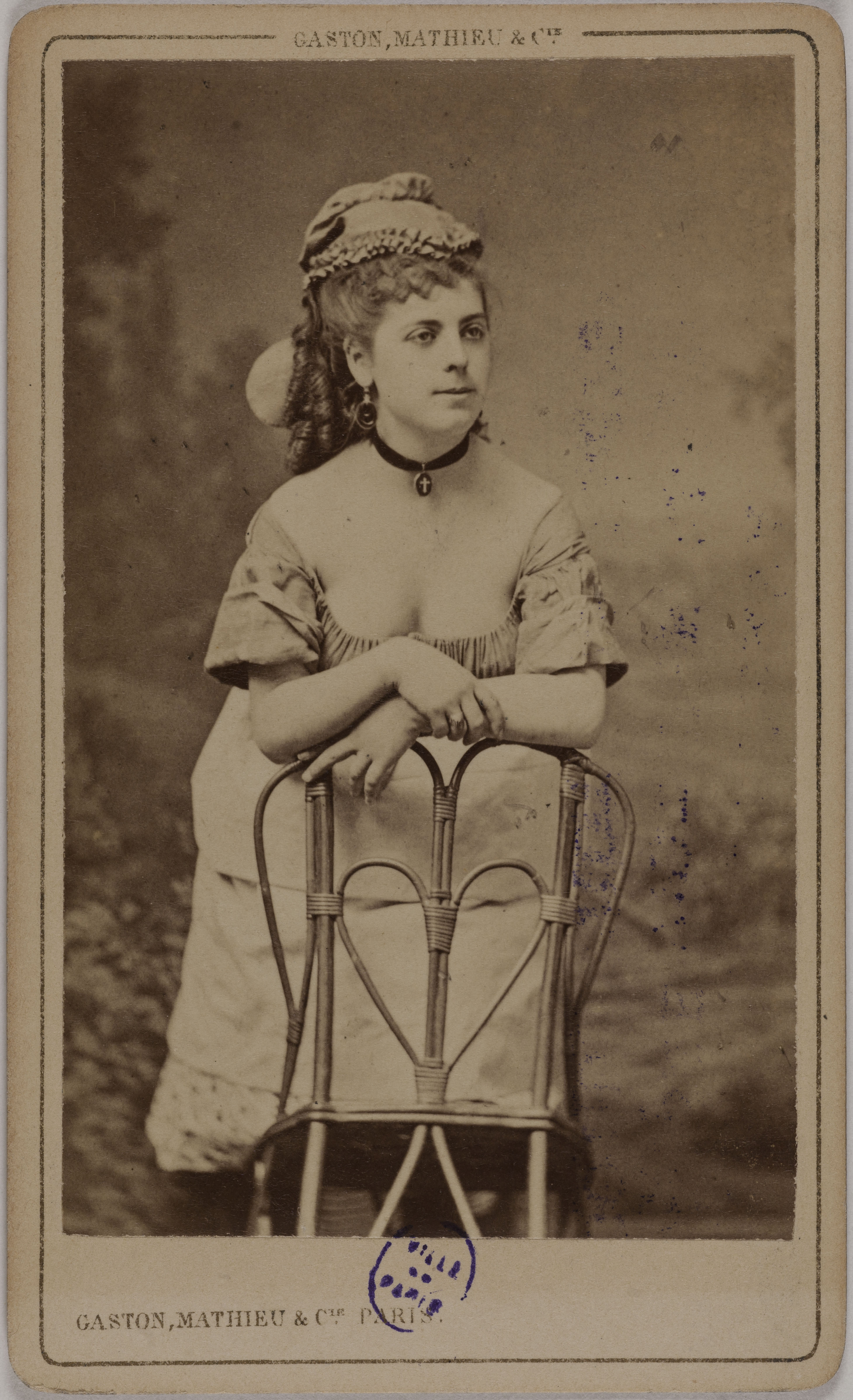 Mathieu & Cie Gaston, Portrait de Jeanne d’Attigny (actrice au Théâtre de la Gaité, des Menus-Plaisirs et des Folies-Marigny)
