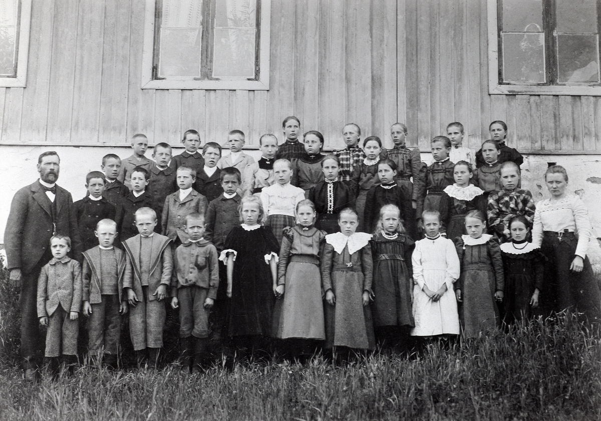 Anno Domkirkeodden, GRUPPE: 38 SKOLEELEVER, VARDEBERG SKOLE, VARDEBERG KRETSSKOLE, TANGEN,