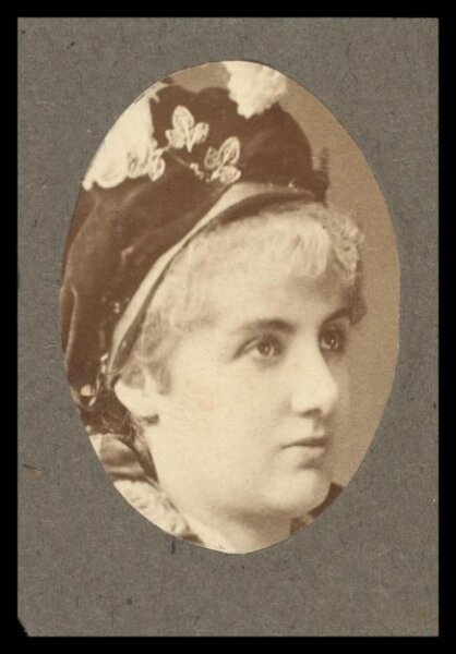 London Stereoscopic and Photographic Company, Guy Little Theatrical Photograph