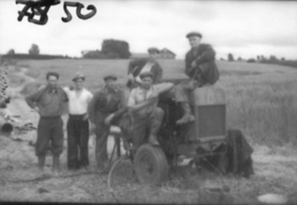 Anno Domkirkeodden, STANGE VANNVERK, GRUPPE 5 ARBEIDERE VED KOMPRESSOR