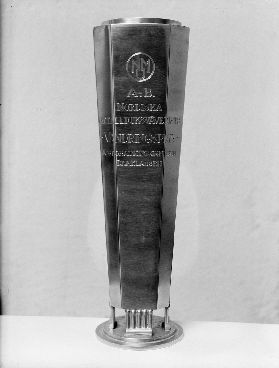 Paul Sandberg, Prispokal tillhörande AB Nordiska Metallduksväveriet, Kungsängen, Uppsala, juli 1935