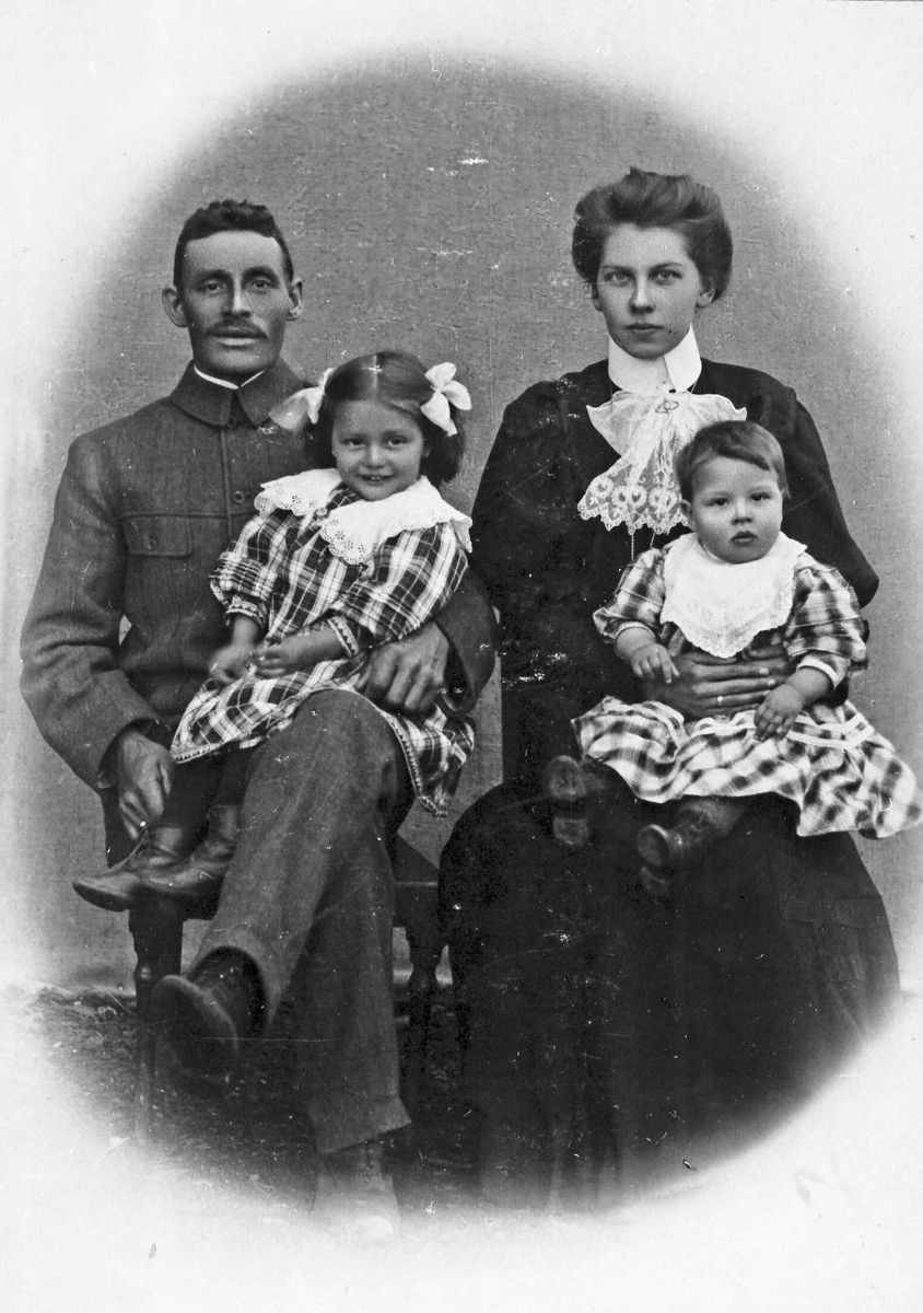 Oscar Holte, Familiebilde.