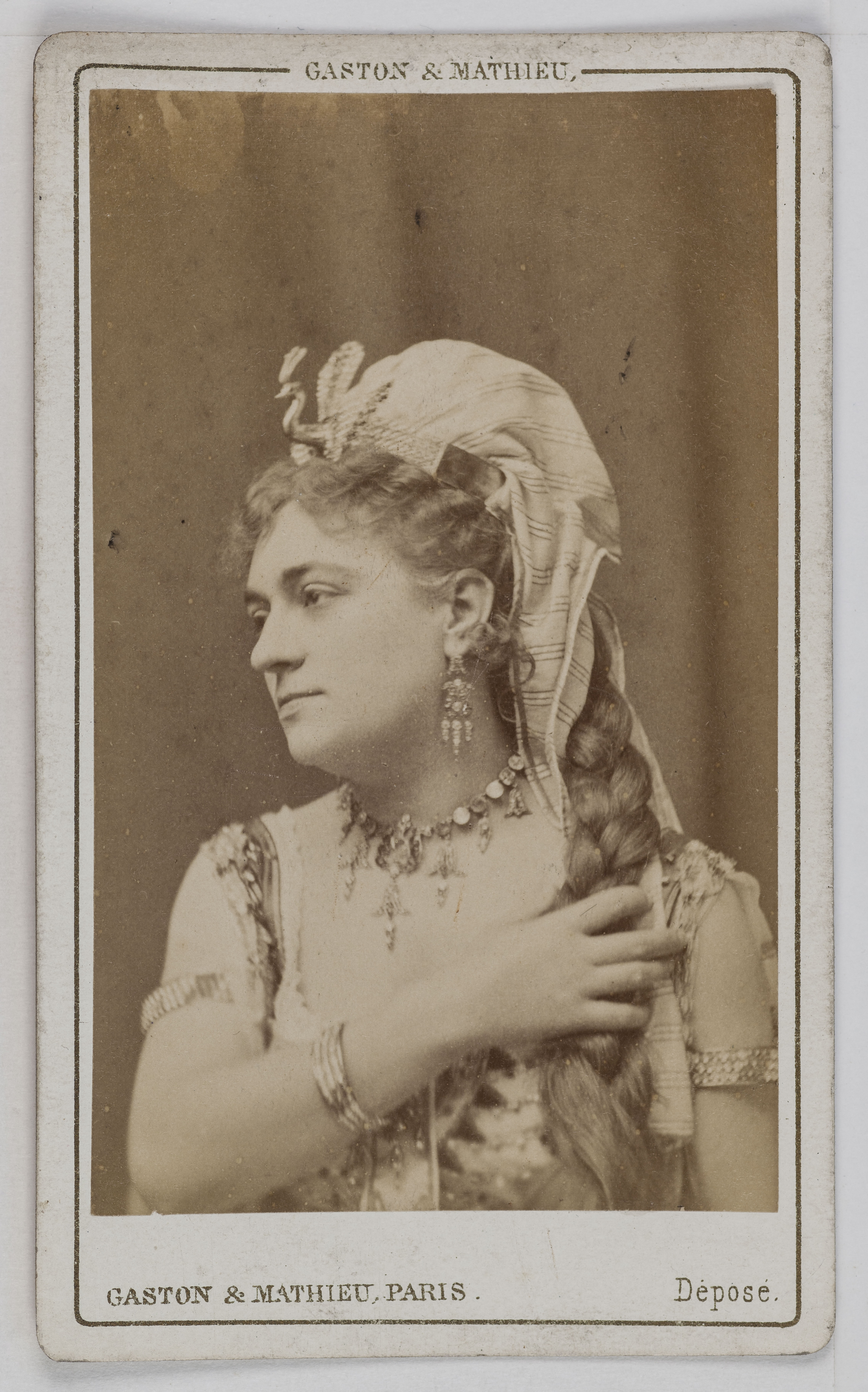 Gaston & Mathieu, Portrait de Céline Anna Vanghel ou Van Ghell (18..-19..), mezzo-soprano hollandaise entre 1869 et 1879.