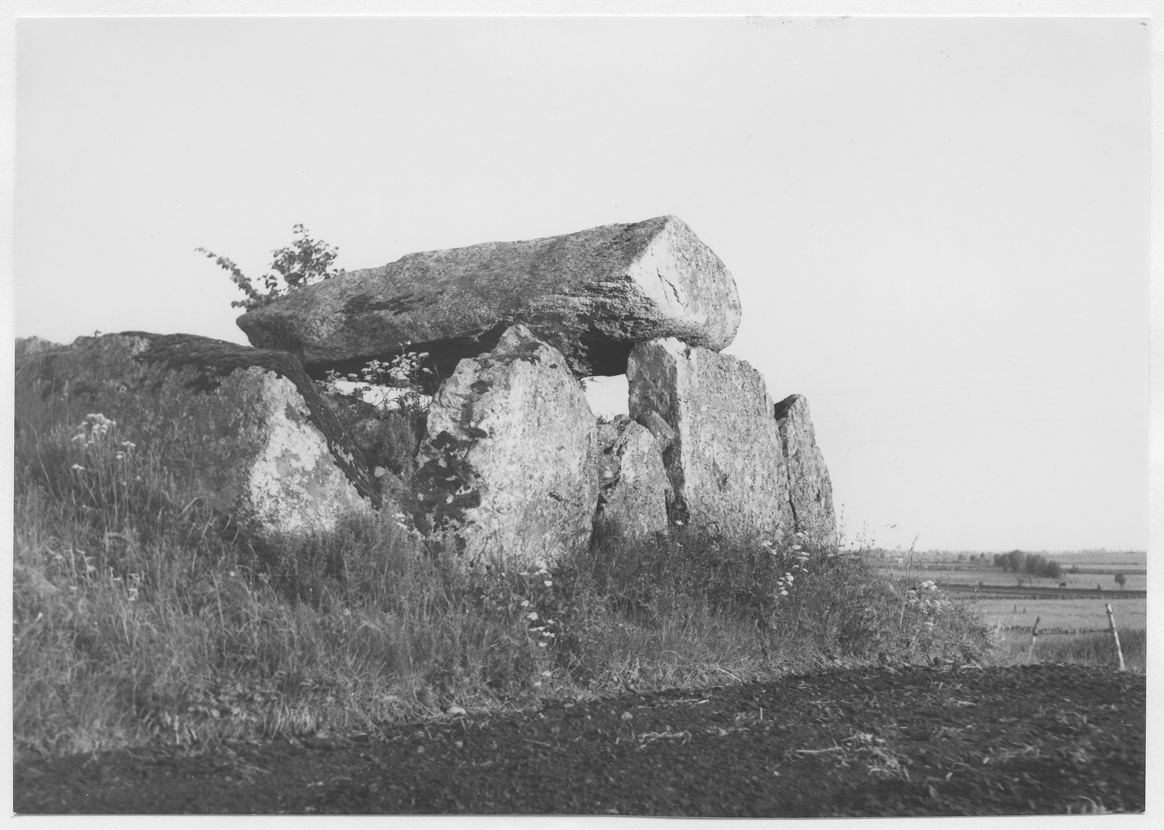 Mårten Sjöbeck, Luttra 15:1, gånggrift