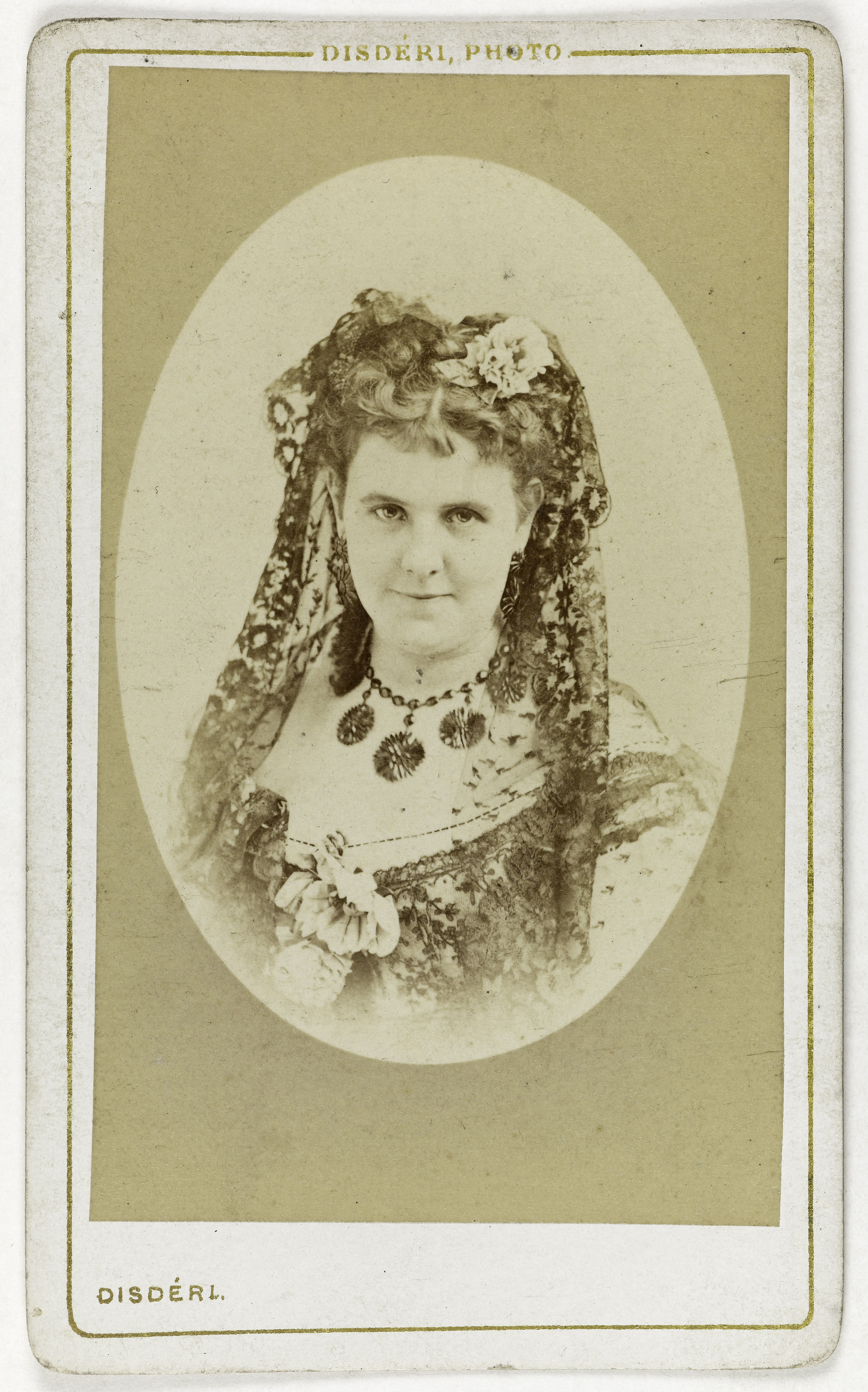 André-Adolphe-Eugène Disdéri, Portrait de Morenzi, actrice au Théâtre des Italiens de 1869 à 1876.