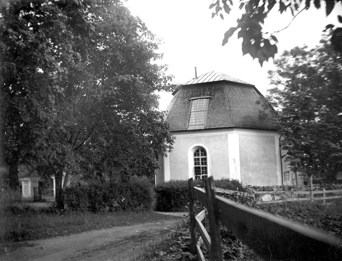 August Fredrik Schagerström, Harbo kyrka, Harbo socken, Uppland i juni 1925