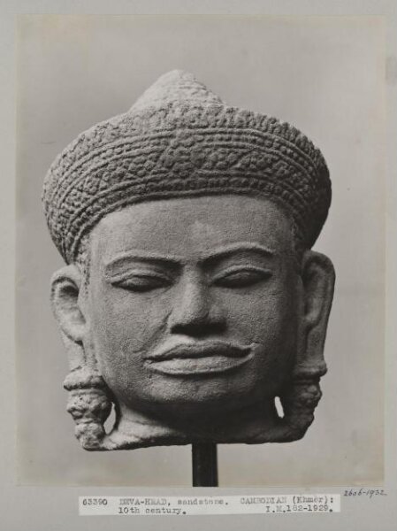 Unknown, Cambodian sandstone sculpture of head of Deva, 10th century, V&A Museum, London