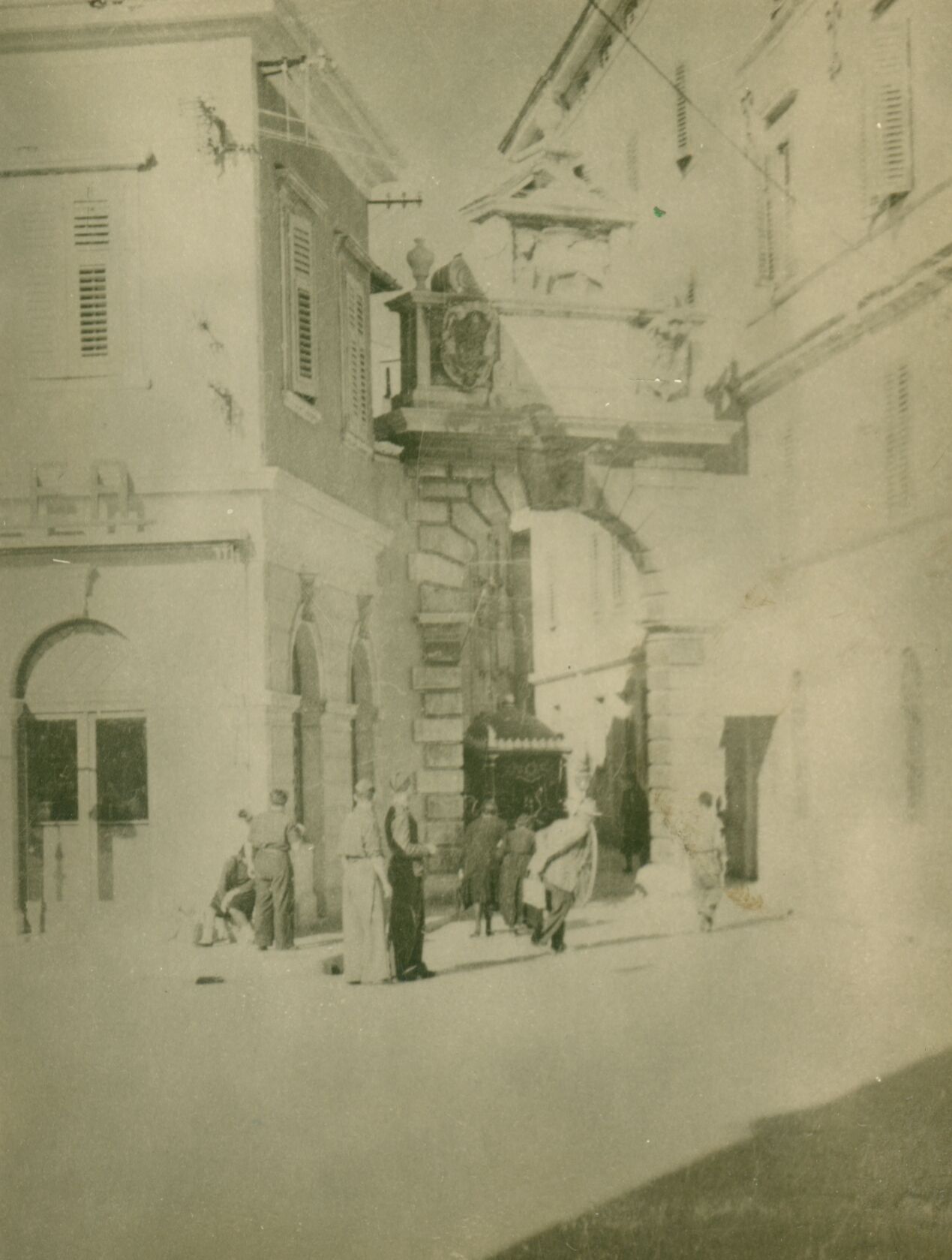 Branko Fučić, Rovinj, vrata venecijanska, iz 17. stoljeća, na ulazu u stari grad