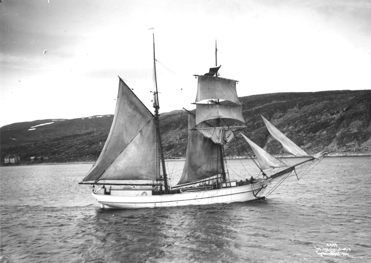 Anders Beer Wilse, Russe-skonnerter