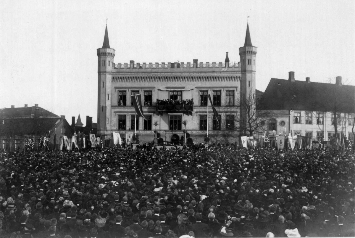 Narve Skarpmoen, Folketoget for 3. nov. 1907. Festningsplassen-Oslo Statsminster Chr. Michelsens avskjed med Kristiania