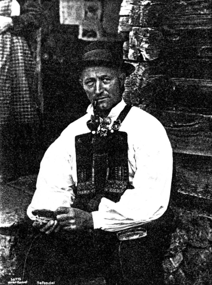 Anders Beer Wilse, Mannsdrakt