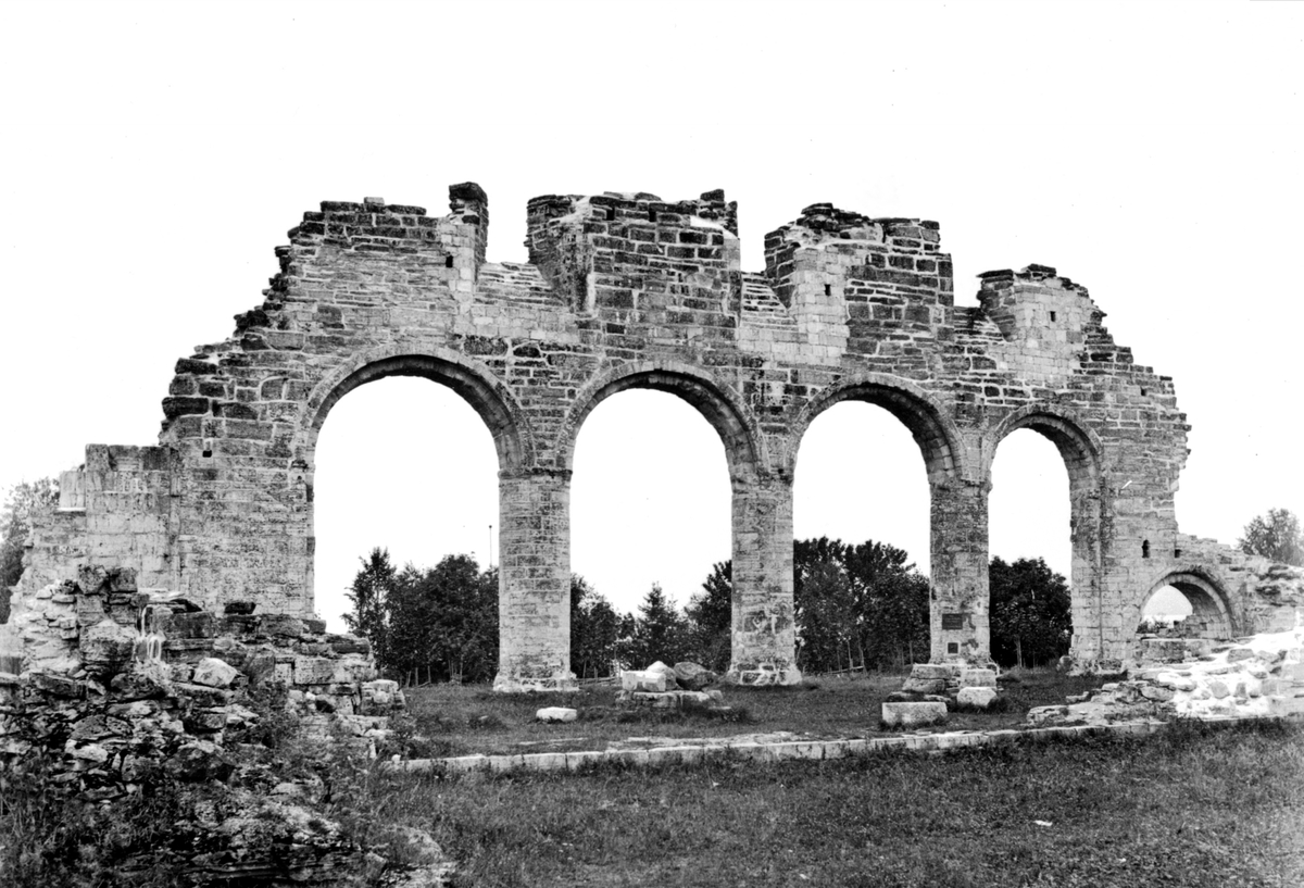 Anno Domkirkeodden, HAMAR DOMKIRKERUIN, NORDSIDEN, SØYLEREKKE