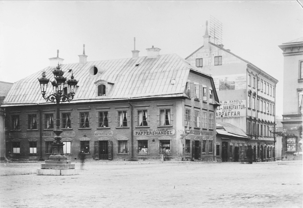 Alfred Dahlgren, Stora Torget mot Drottninggatan, med Svedbergska huset, Uppsala 1901 - 1902