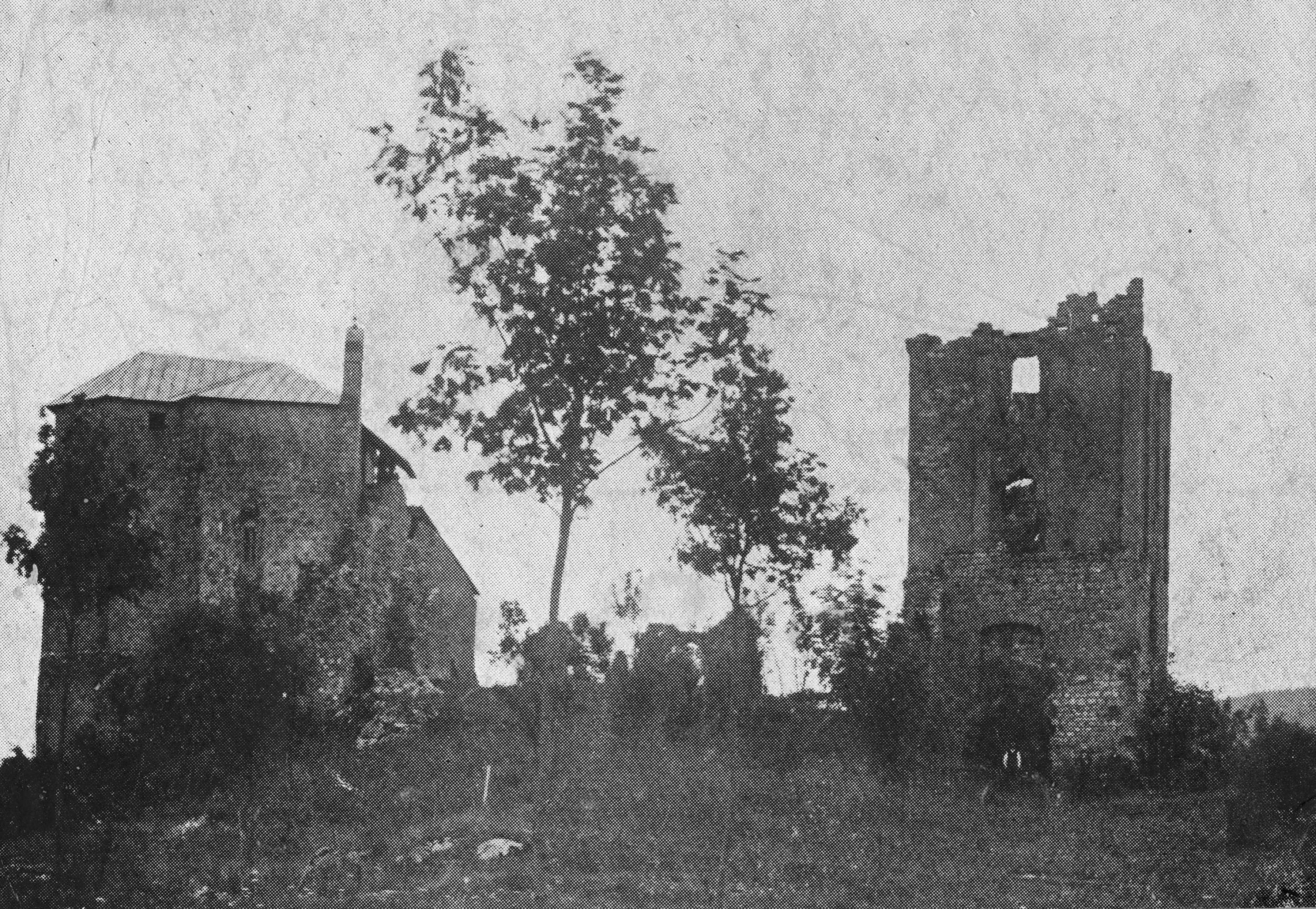 Emil Laszowski (?), Brinje Sokolac - Sklop starog grada s kapelom i kulom