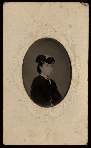 Unknown, [Portrait of a Seated Young Woman in Feathered Hat]