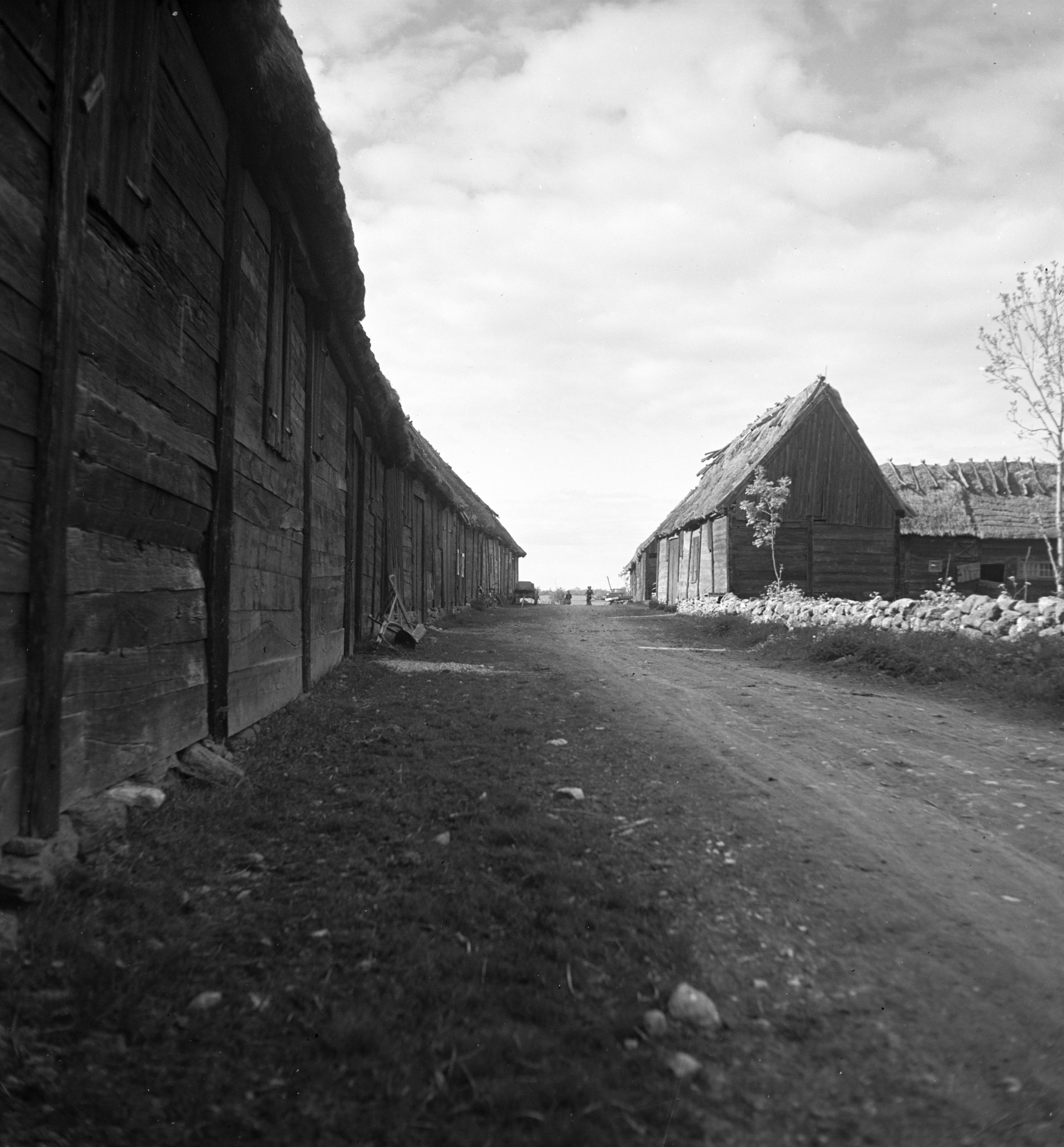 Mårten Sjöbeck, Himmelsberga by, bygatan