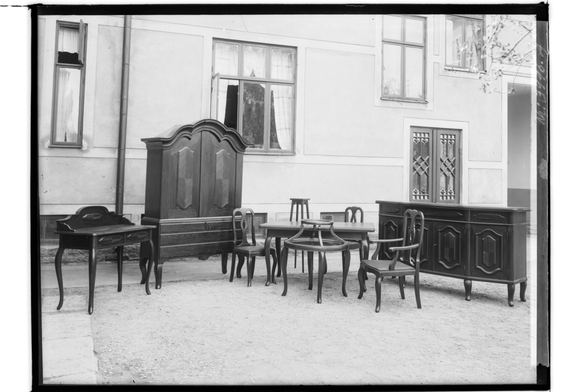 Samuel Lindskog, Persson & Löfgren, Örebro. Möbler.