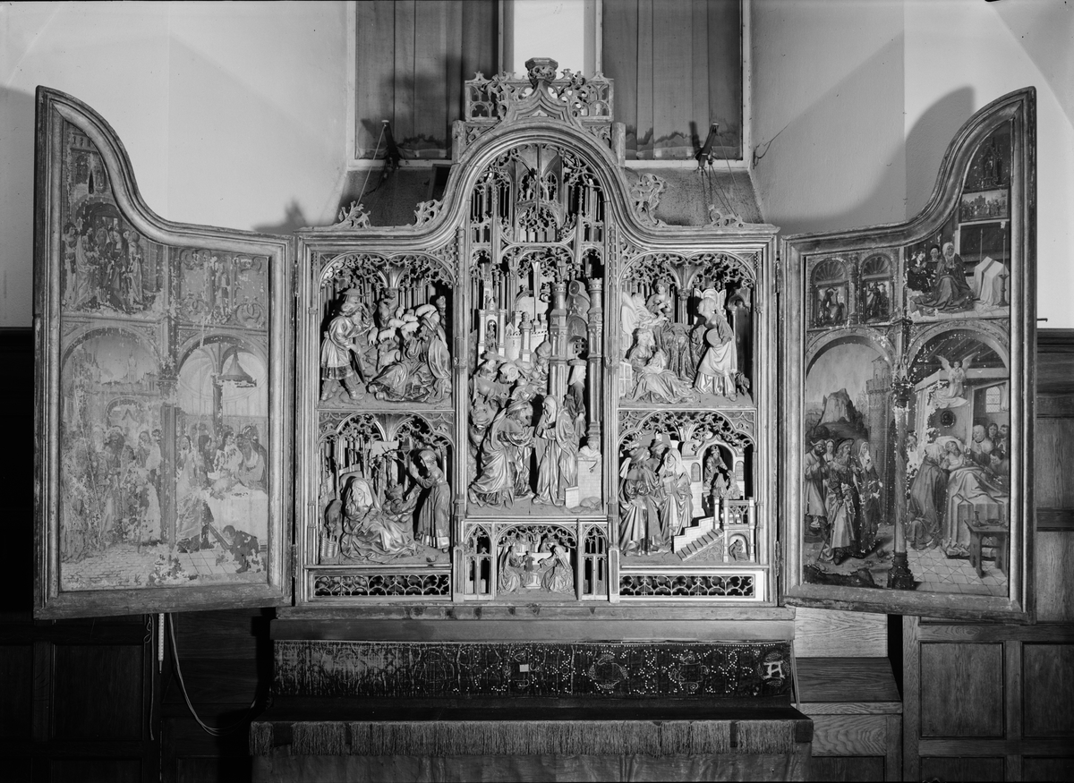 Paul Sandberg, Altarskåp i Uppsala domkyrka, Uppsala 1933
