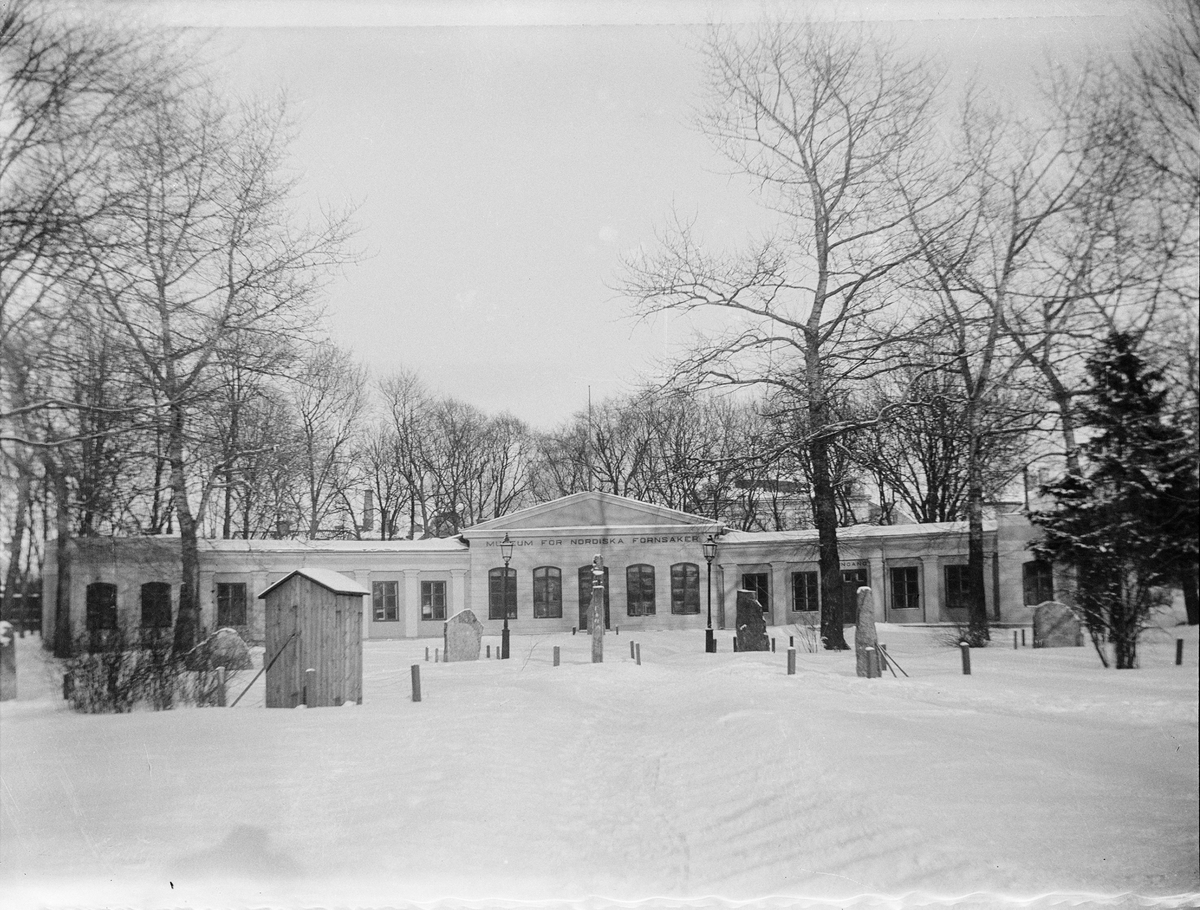 Carl Liljefors, The Museum of Nordic Antiquities in the Orangery, Linnaean Garden, Örtedalen district, Uppsala 1900 - 1901