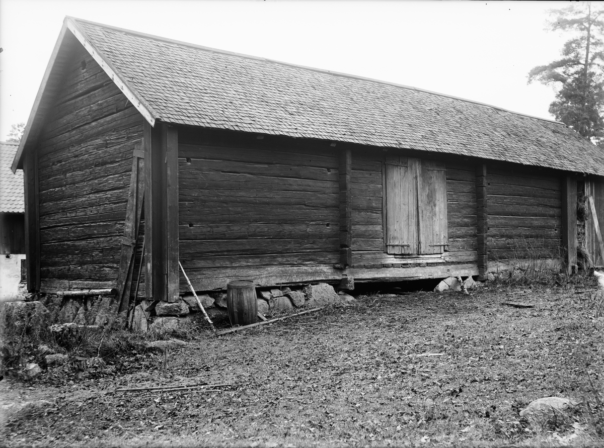 Paul Sandberg, Loge - now at the open-air museum Disagården - in original location, Gråmuren, Björklinge parish, Uppland