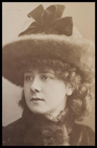 London Stereoscopic and Photographic Company, Guy Little Theatrical Photograph