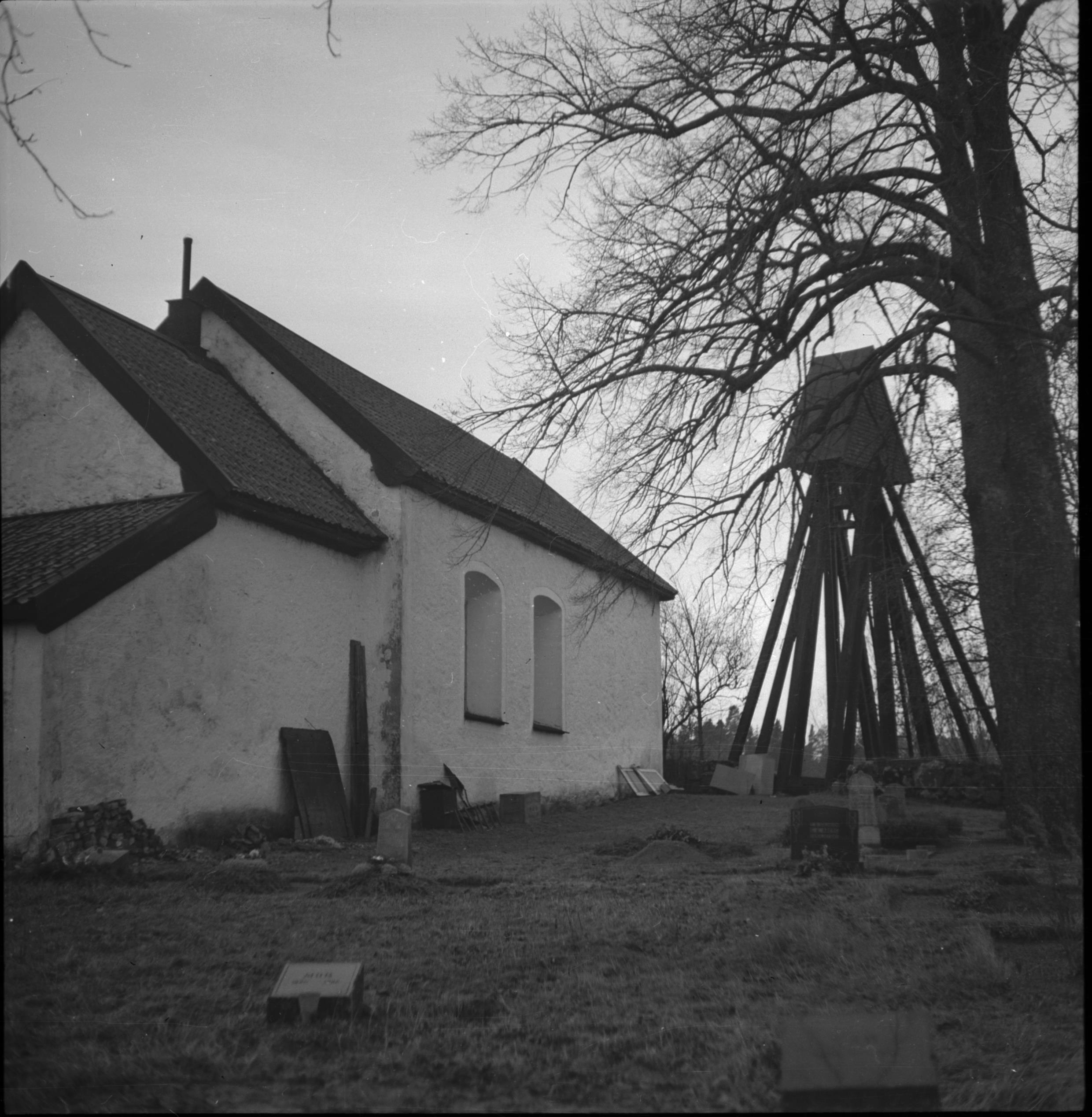 Ivar Schnell, Halla kyrka