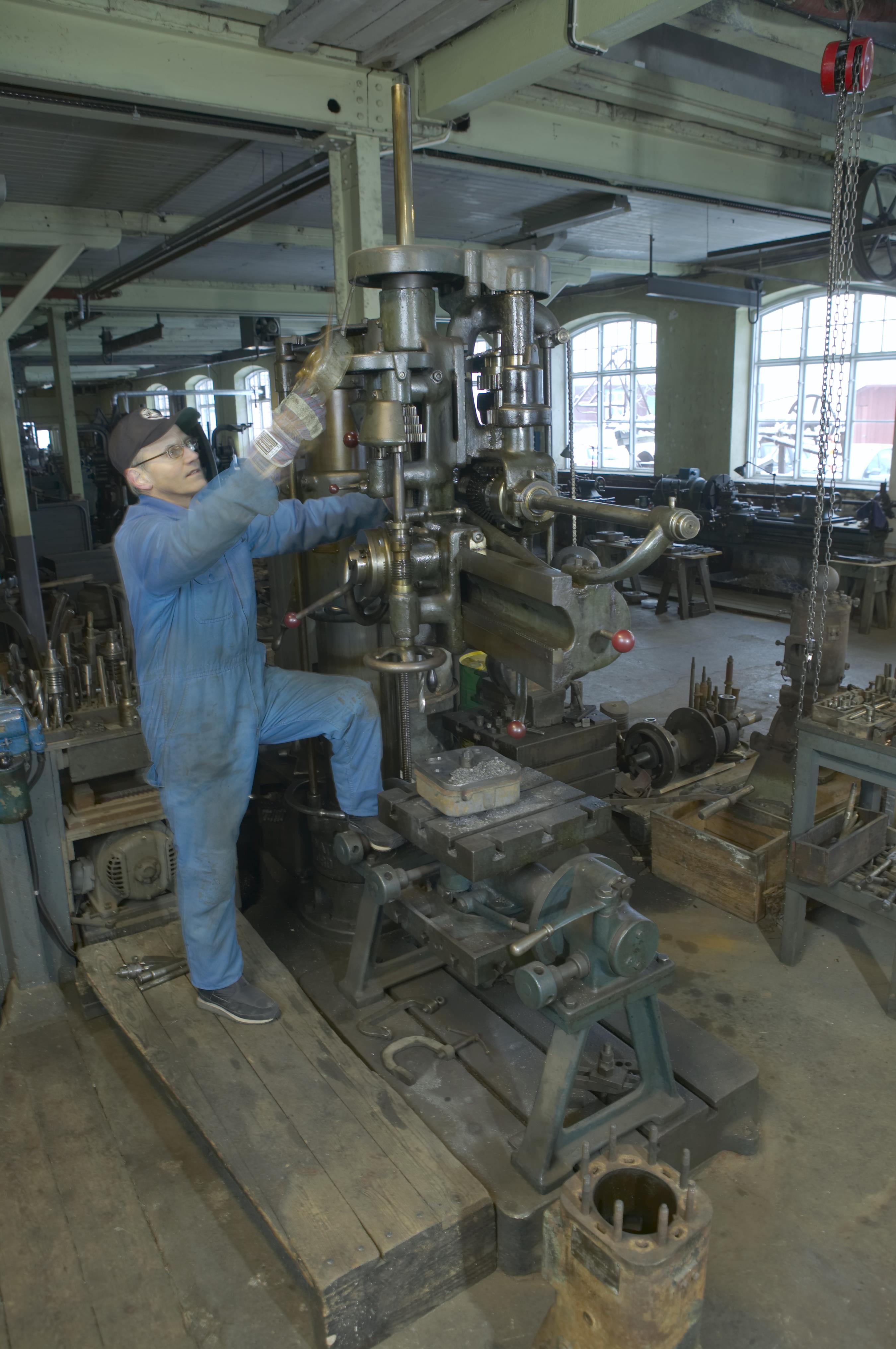 Bengt A Lundberg, Pythagoras motorfabrik