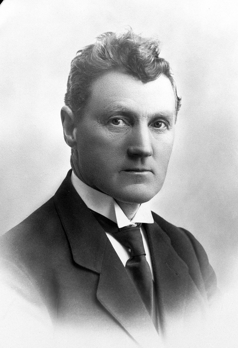 Anno Domkirkeodden, MALERMESTER SELMER A. BRENDEN. FORMANN I HAMAR HÅNDVERKERFORENING i 1920-1929.