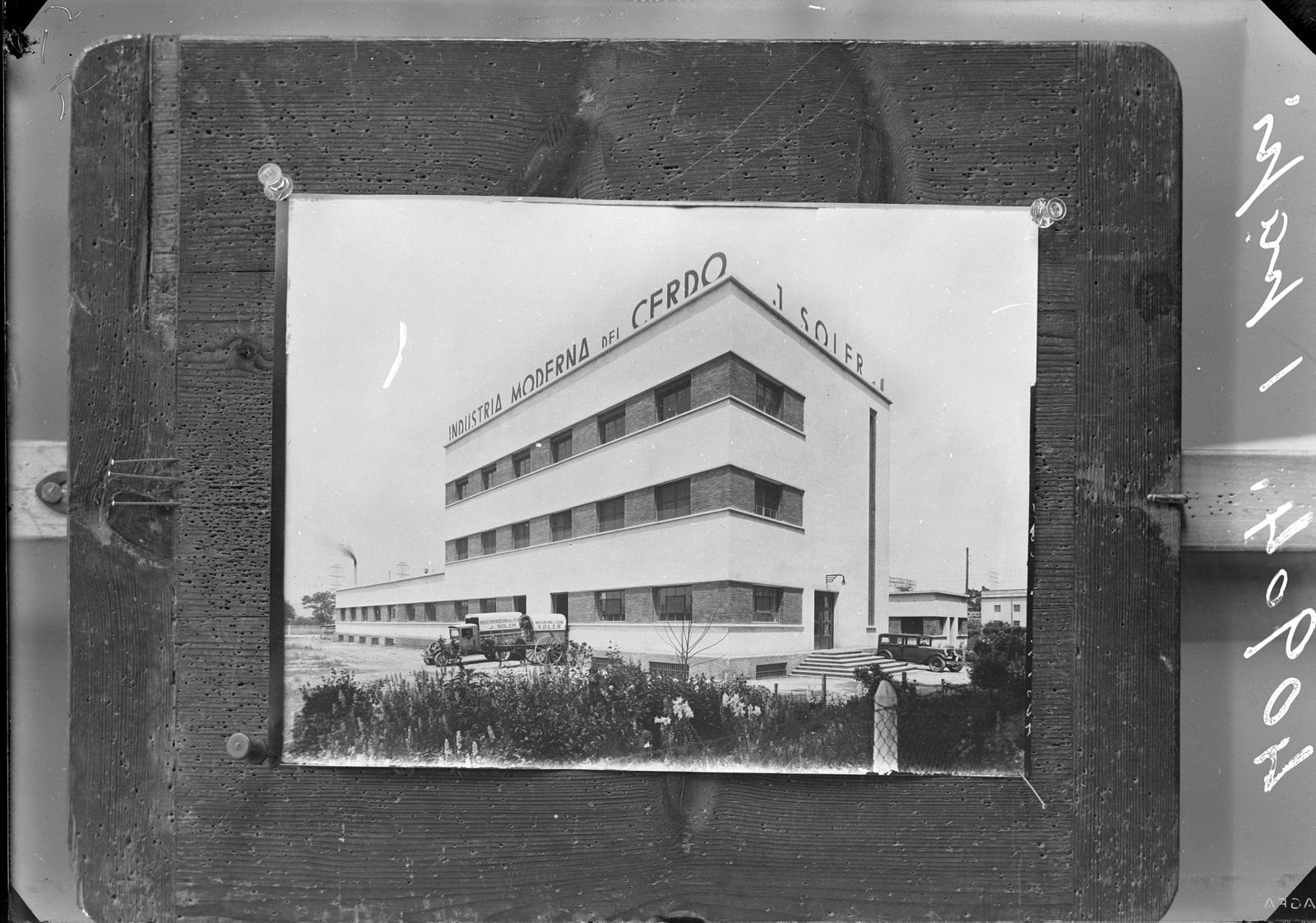Desconegut, [Industria Moderna del Cerdo]