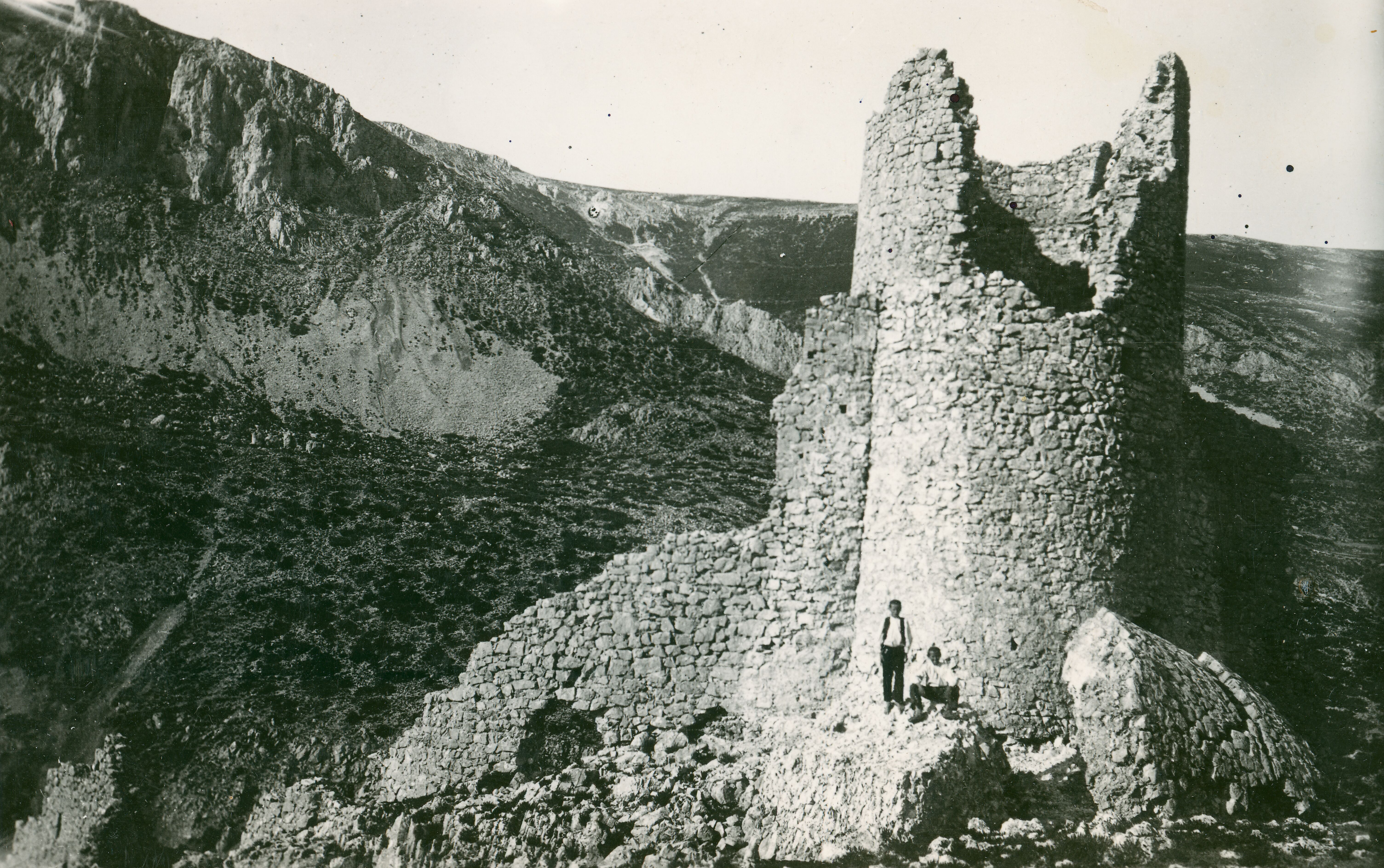 Većeslav Henneberg, Tukleč (Plavno) - Grad nazvan "Turska gradina"