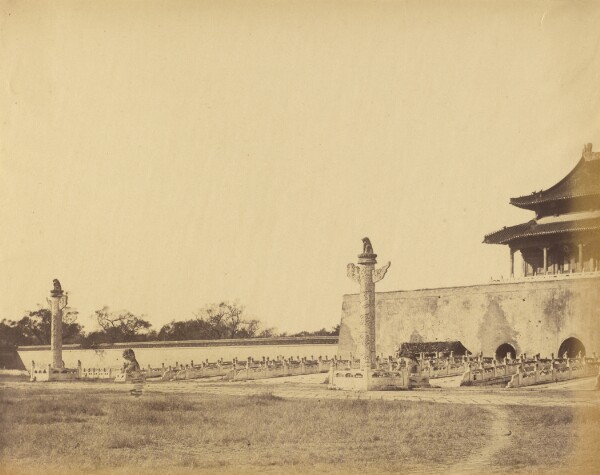 Felice Beato, Entrance to the Winter Palace, Pekin, October 1860