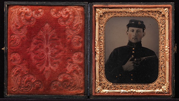Unknown, [Union Soldier with Colt Revolver, in Studio]