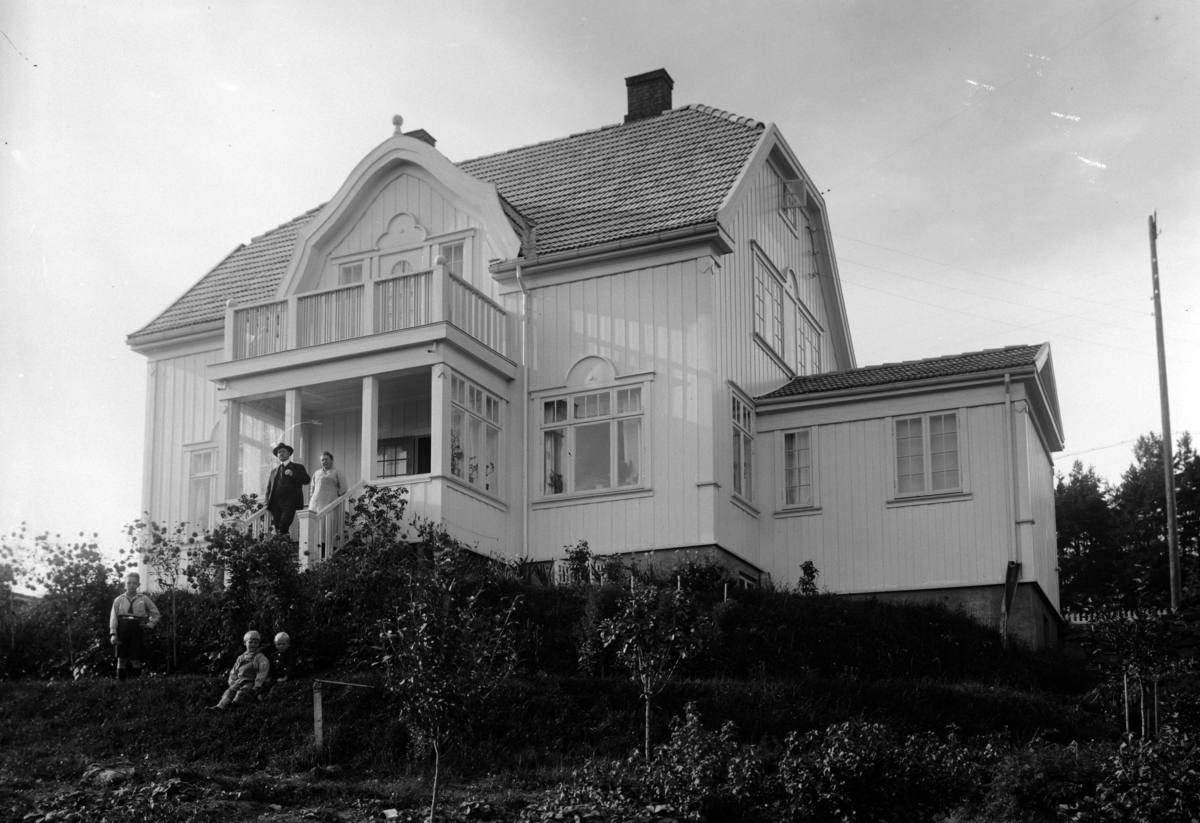 Christian Grundseth, REVISOR MOEHNS VILLA, EKSTR: BOLIG M/FOLK FORAN, 30756