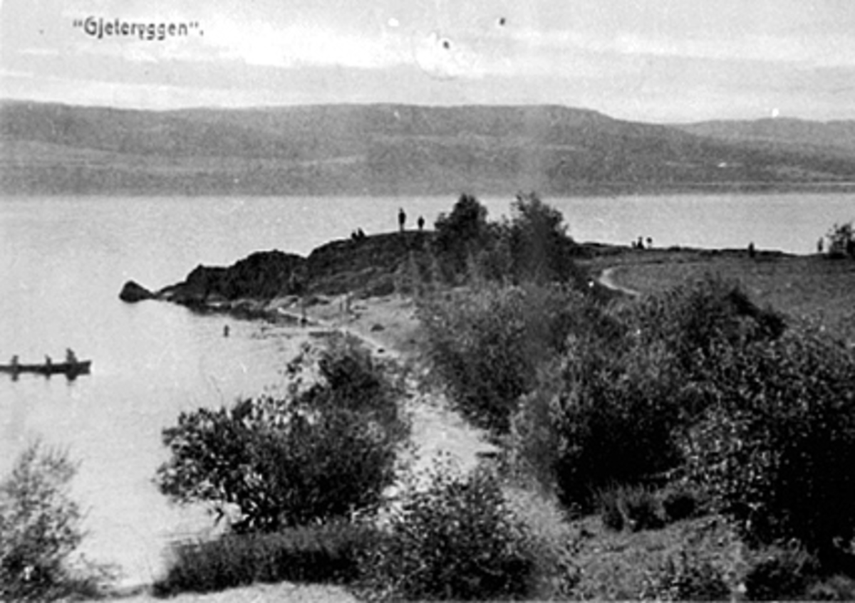 Anno Domkirkeodden, Postkort med utsikt mot Gjeteryggen og neslandet med Grefsheim. Robåt på Mjøsa, badelive. Hedmarksmuseet og domkirkeodden.