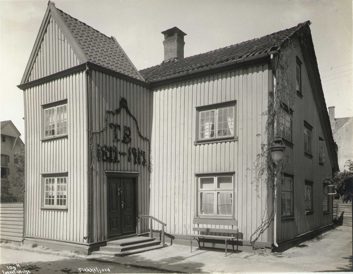 Anders Beer Wilse, Fru Thea Beers hus, Flekkefjord, Vest-Agder. Fotografert 1912.