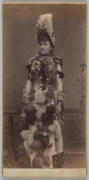 Unknown, [Merchants' Carnival Portrait: Ziegler Sisters]