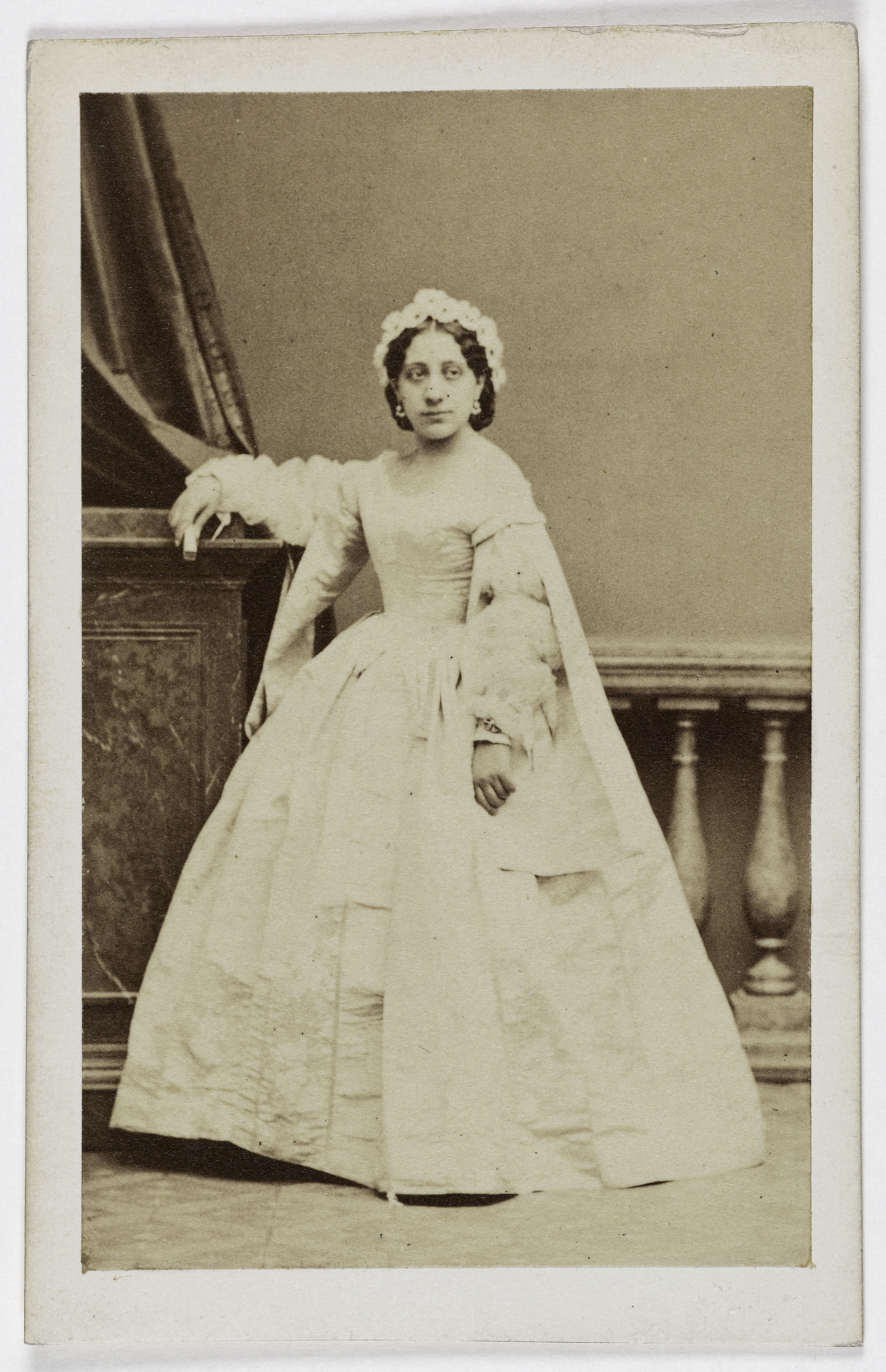 Disderi & Cie, Portrait de Durond (théâtre lyrique)
