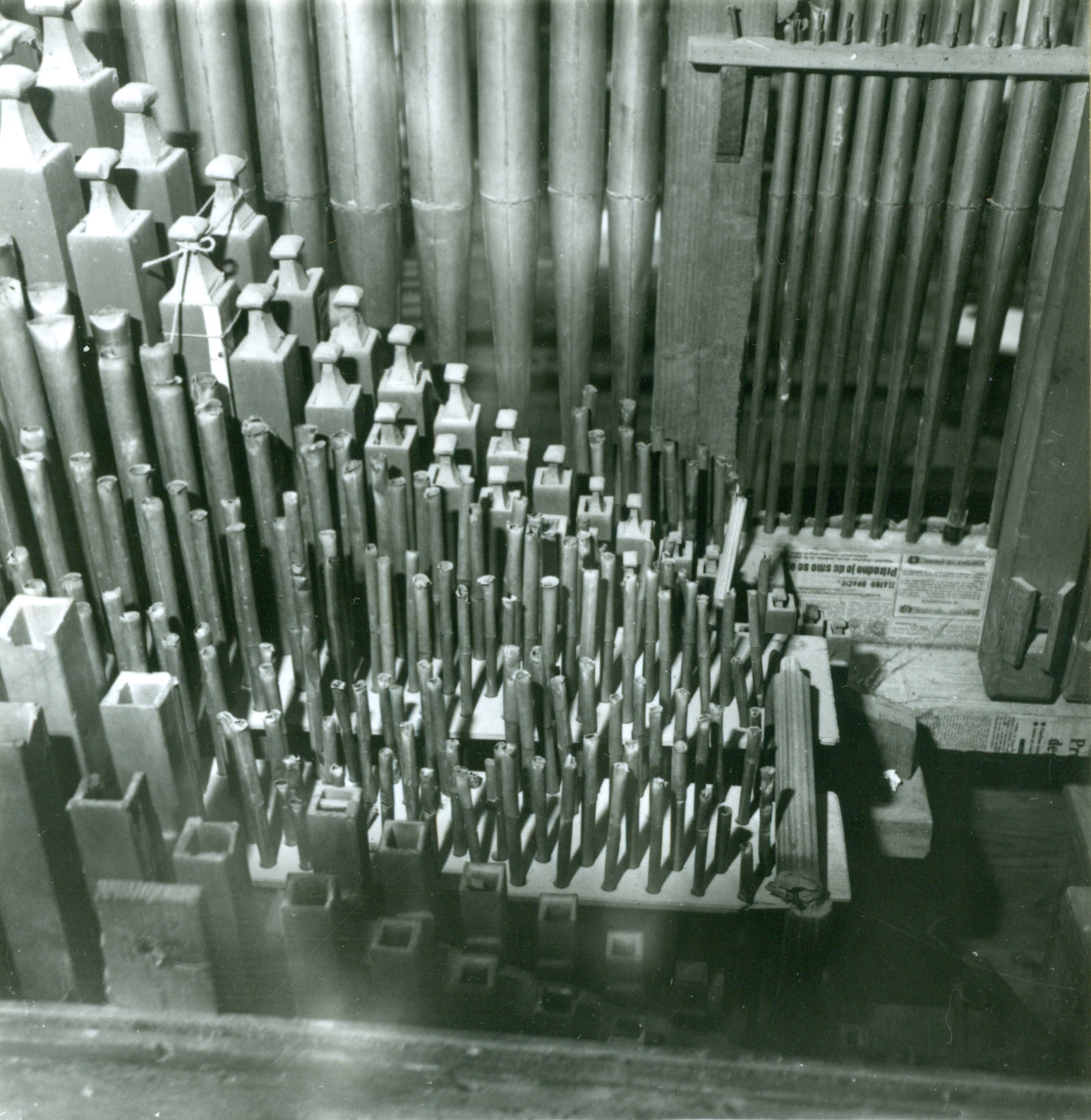 Nino Vranić, Kotari (Samobor) - Župna crkva Sv. Lenarda - Detalj unutrašnjosti instrumenta - svirale