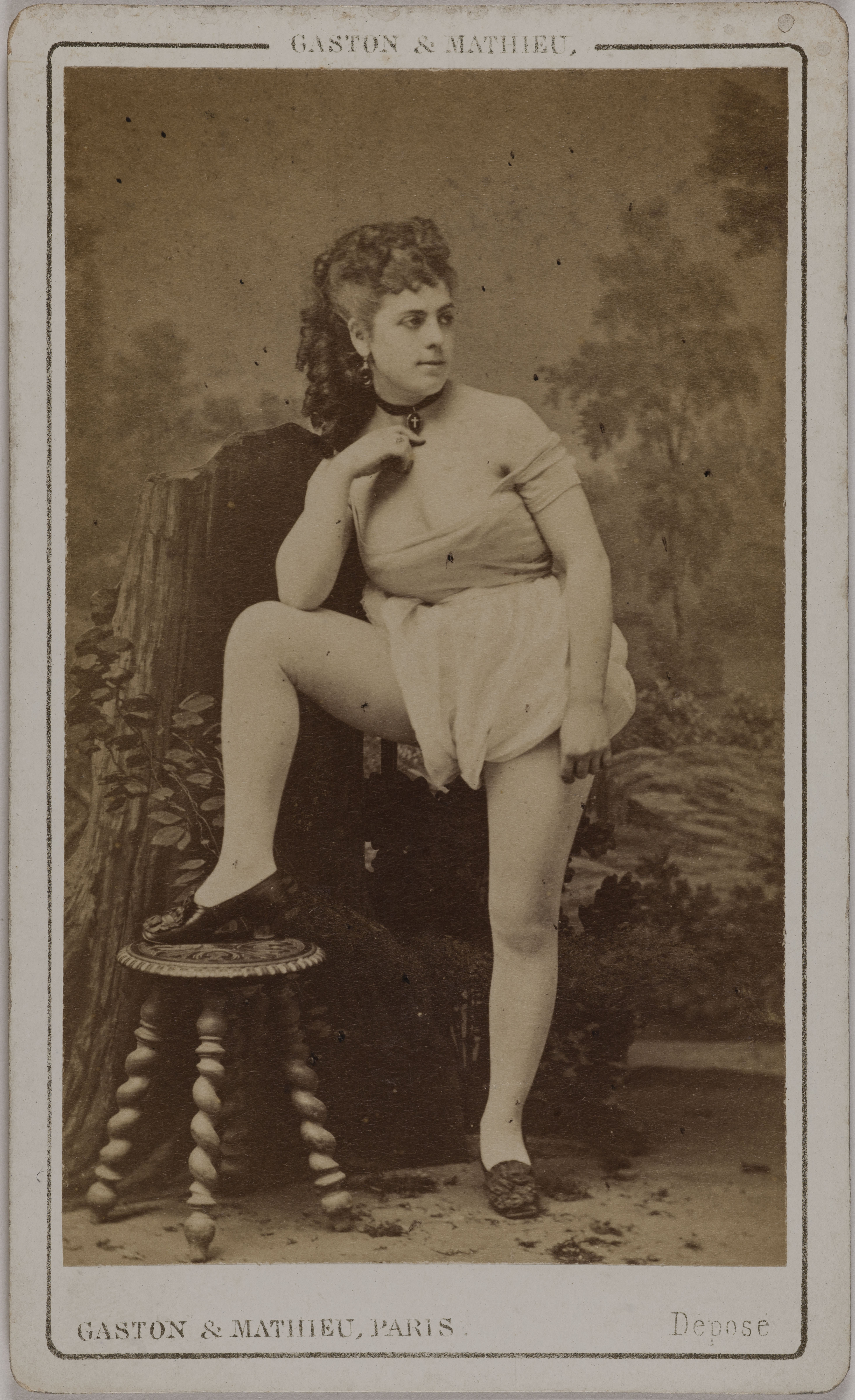 Gaston & Mathieu, Portrait de Jeanne d’Attigny (actrice au Théâtre de la Gaité, des Menus-Plaisirs et des Folies-Marigny)