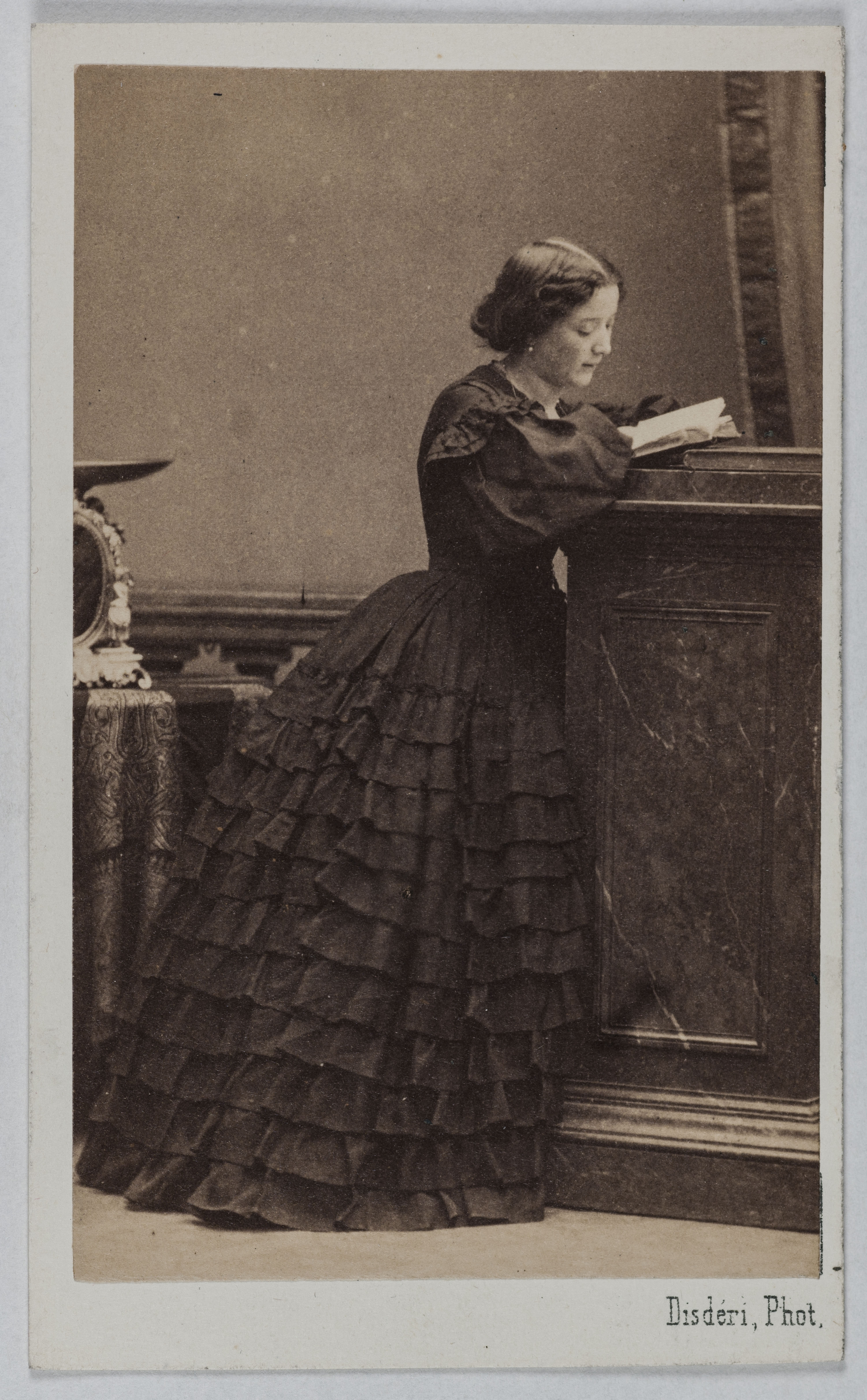 Disderi & Cie, Portrait de Delphine Fix (épouse Salvador), (1831-1864), (actrice)