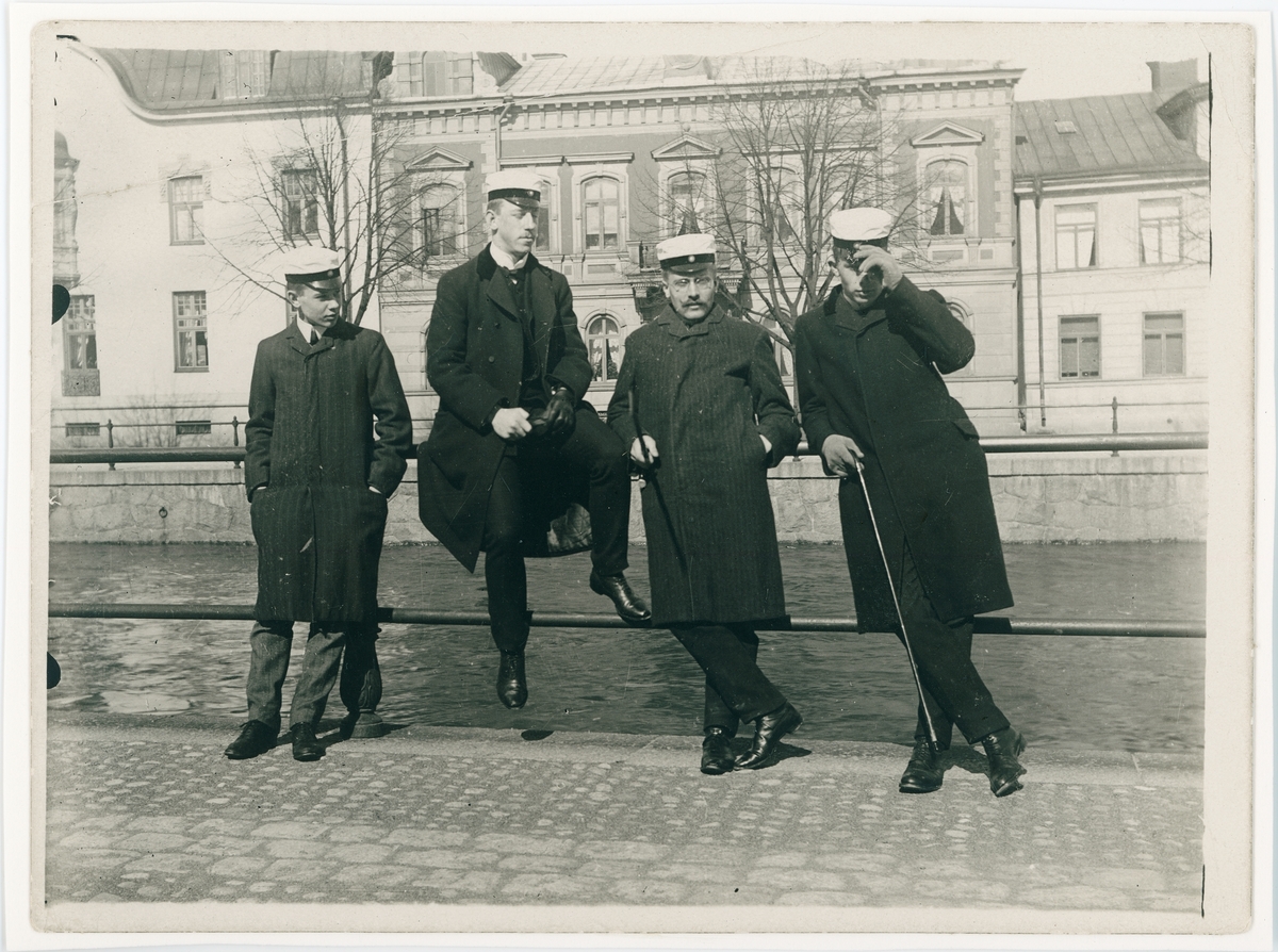 Bengt Mannerfeldt, Four male students at Fyrisån, Uppsala