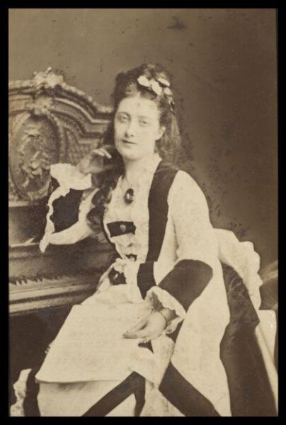 London Stereoscopic and Photographic Company, Guy Little Theatrical Photograph