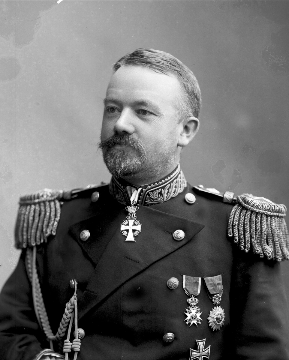 Gustav Borgen, Portrett, admiral Børresen i uniform.