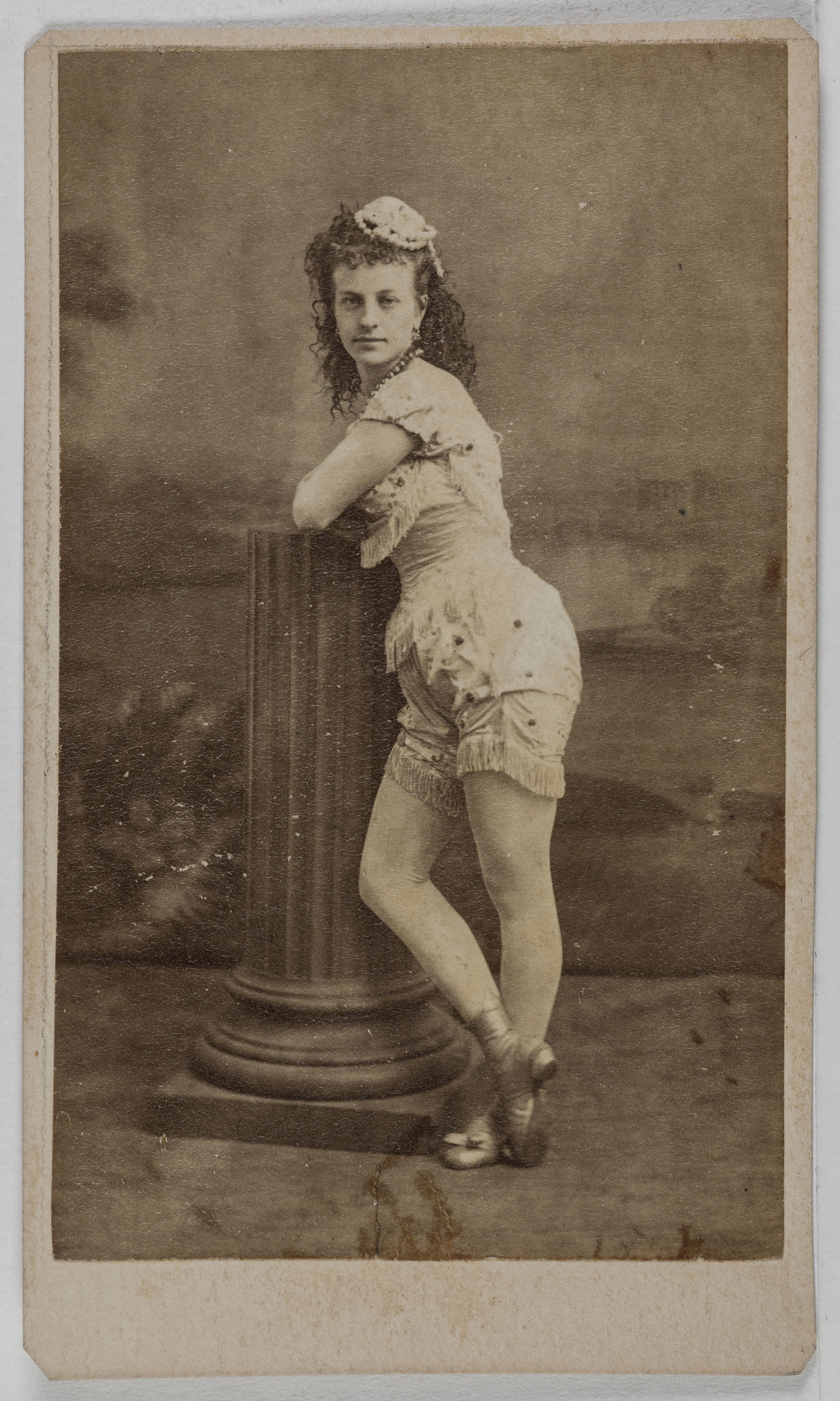 Anonyme, Portrait de Miss Lina, (actrice)