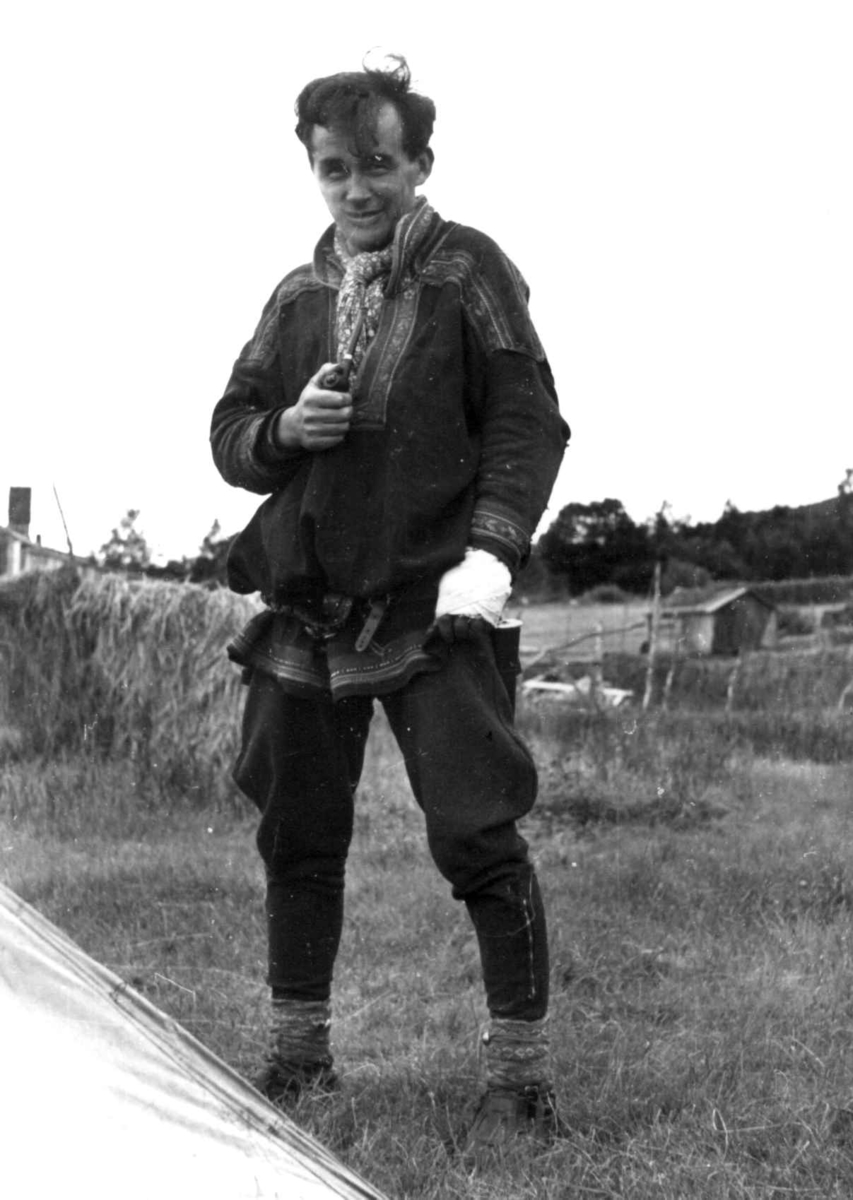 Anna Grostøl, Portrett av en same, ukjent. Olderdalen, Kåfjord, Troms 1947.