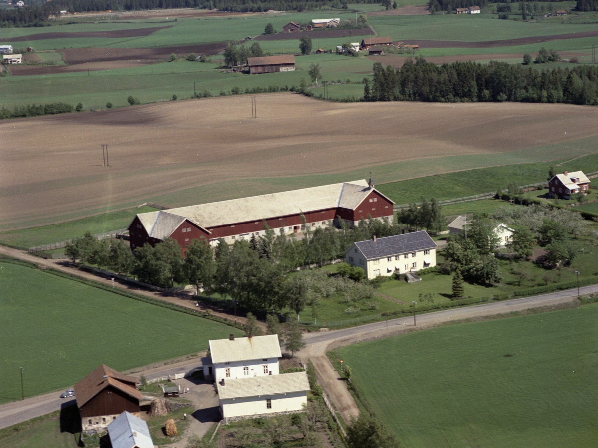 Widerøes Flyveselskap A/S, FLYFOTO VEFLEN, VEVLA