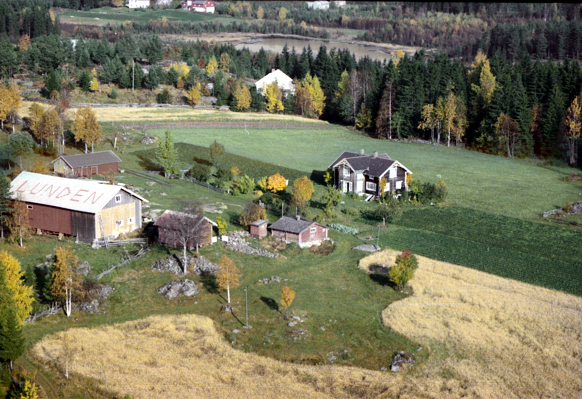 Widerøes Flyveselskap A/S, FLYFOTO LUNDEN, ÅSVANG