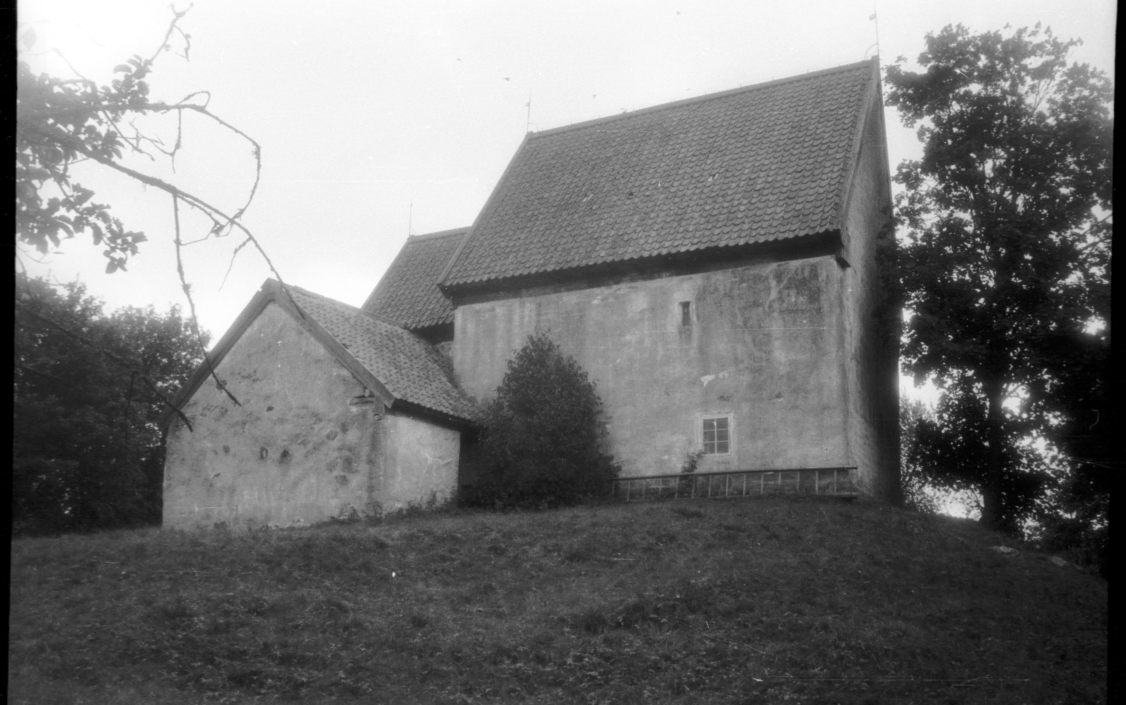 Berit Wallenberg, Suntaks gamla kyrka